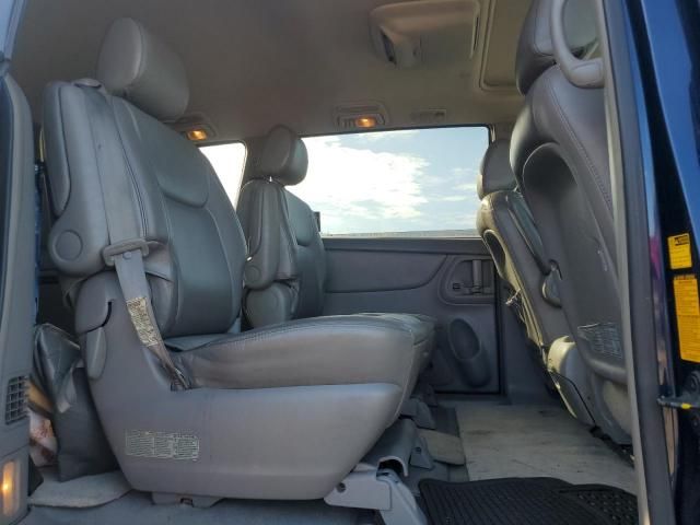 2004 Toyota Sienna xle