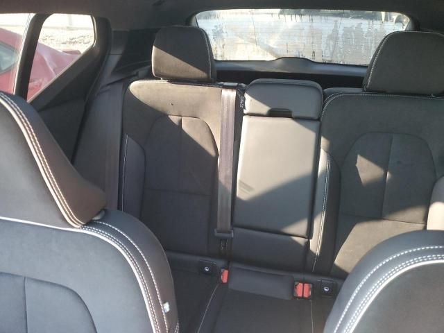 2022 Volvo Xc40 T5 R-design