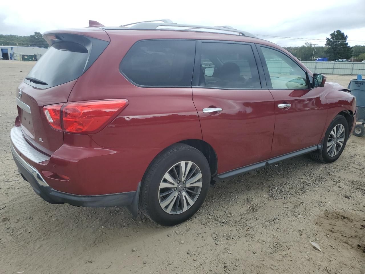 2020 Nissan Pathfinder sl