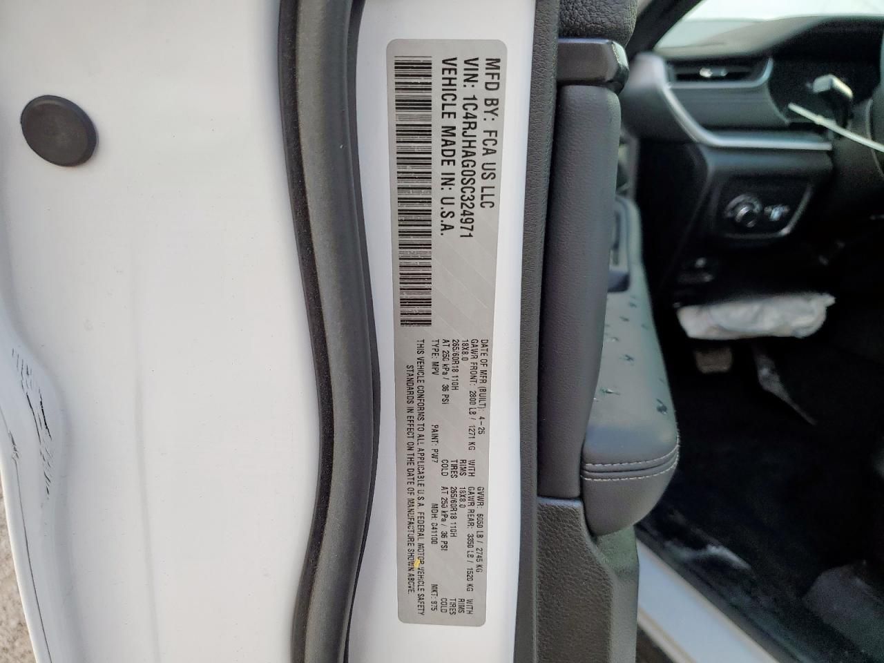 2025 Jeep Grand Cherokee Laredo