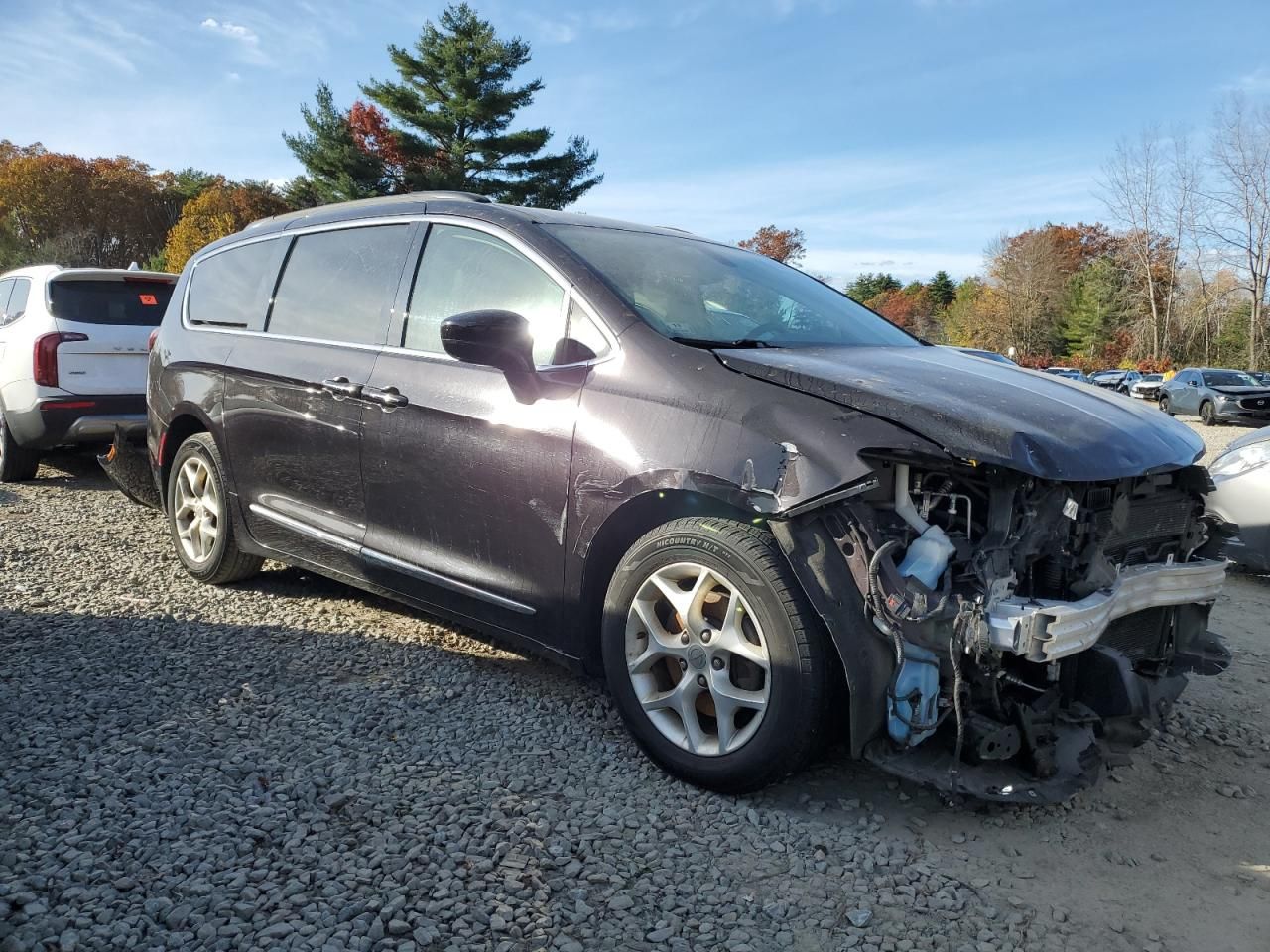 2017 Chrysler Pacifica Touring l