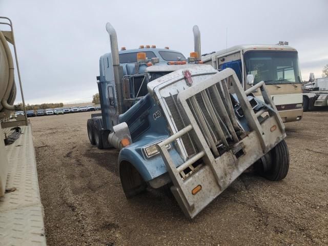 2017 Kenworth Construction W900