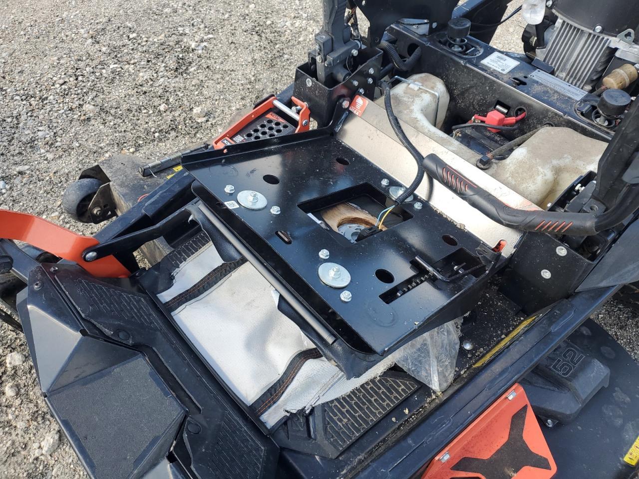 2000 Ariens 2000 Aqcm Unknown-ZTR Mower