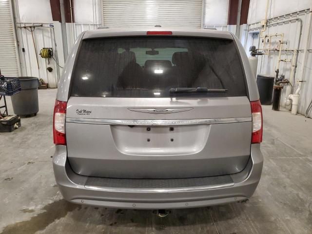 2013 Chrysler Town & Country Touring l