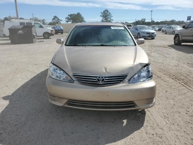2005 Toyota Camry LE