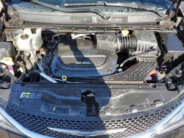 2017 Chrysler Pacifica Touring L Plus