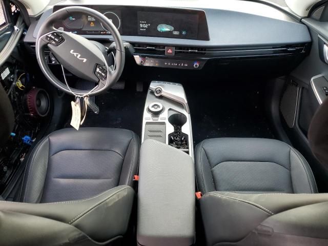 2022 KIA EV6 Light