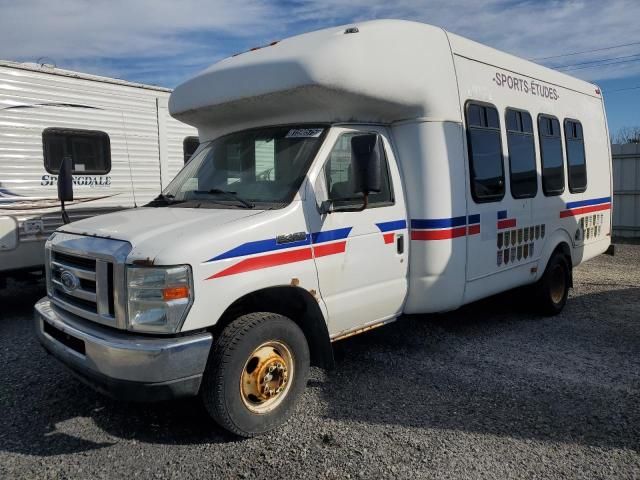 2009 Ford Econoline E450 Super Duty Cutaway Van