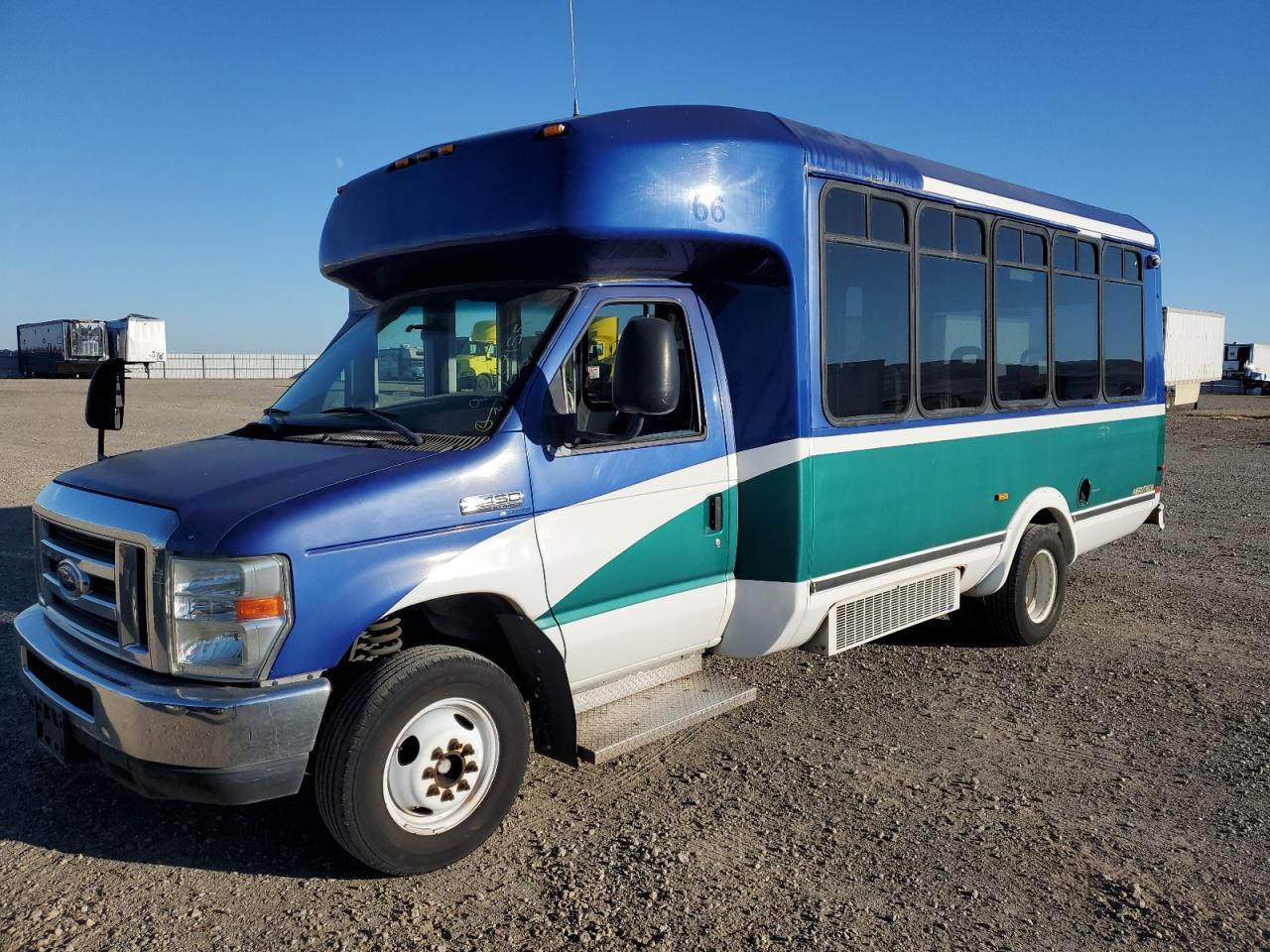 2008 Ford E450 Shuttle Bus
