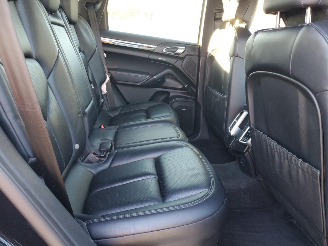 2015 Porsche Cayenne s