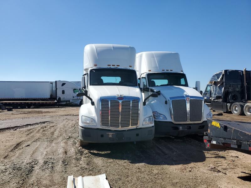 2020 Kenworth T680 Semi Truck