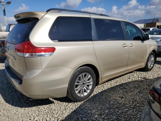 2013 Toyota Sienna XLE