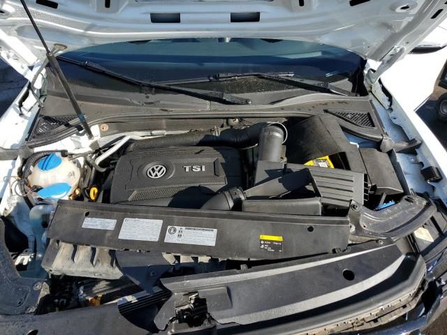 2017 Volkswagen Passat R-Line