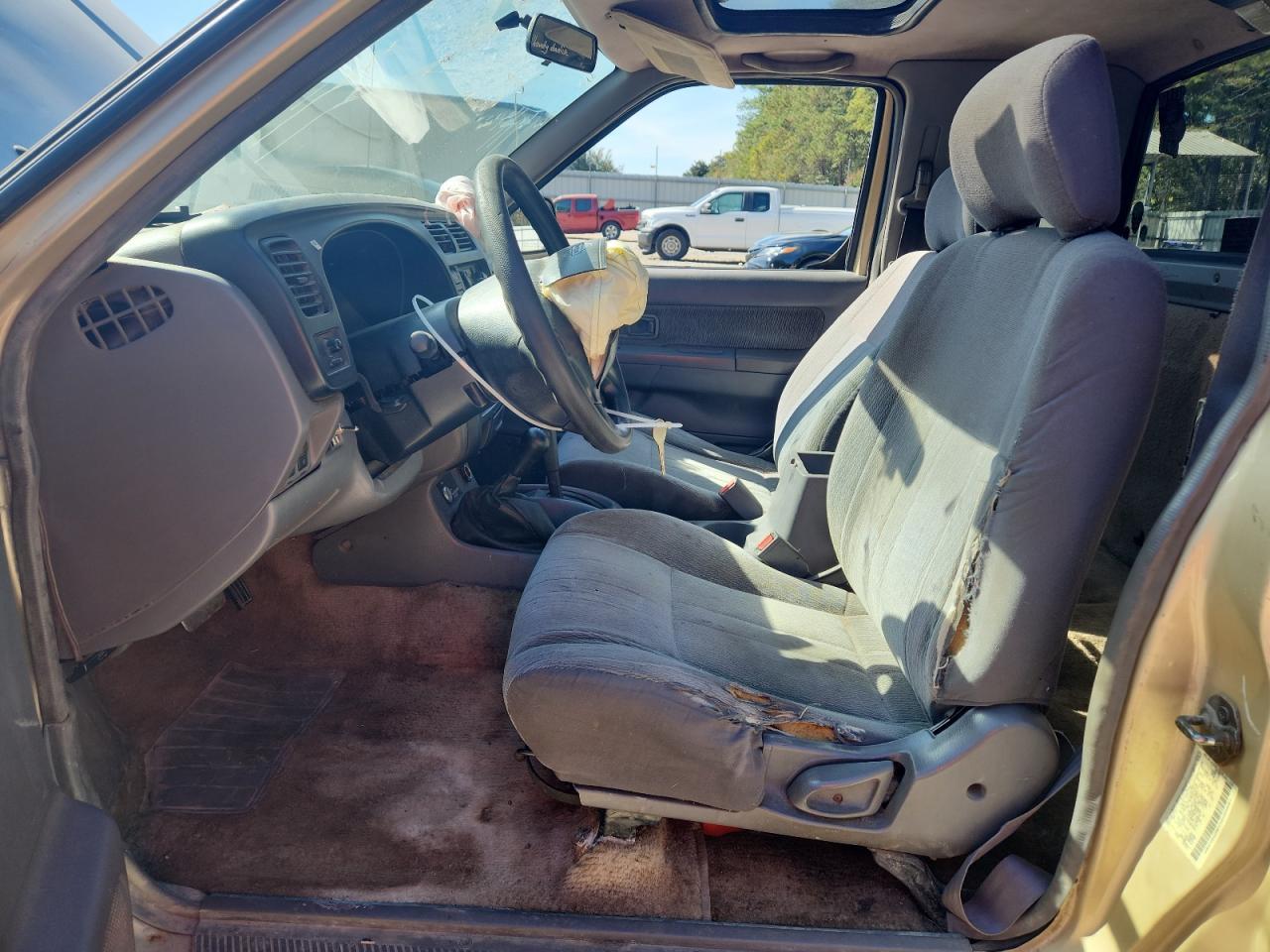 1999 Nissan Frontier XE-V6