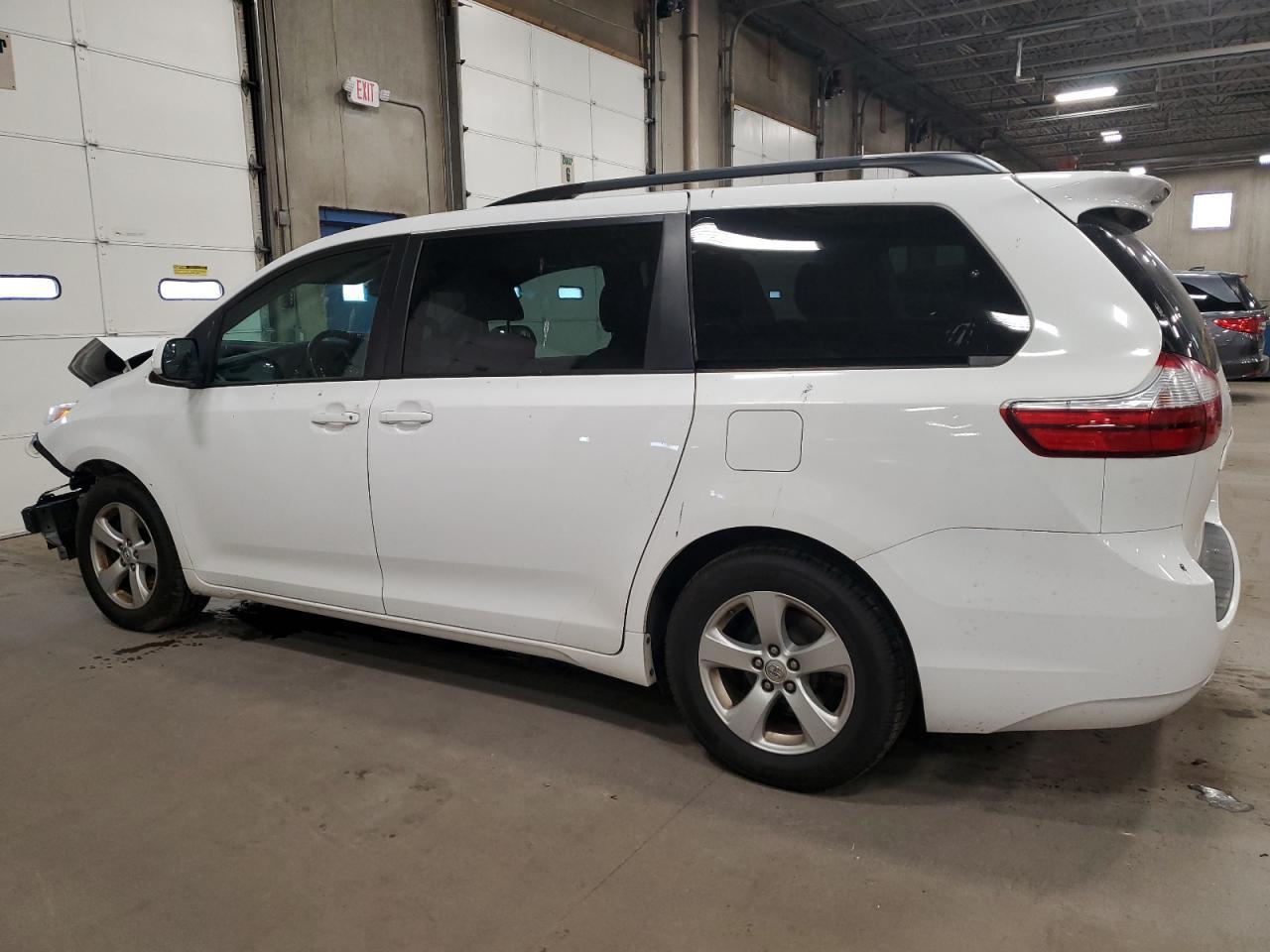 2017 Toyota Sienna le