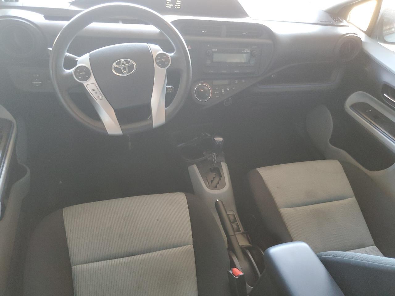 2013 Toyota Prius c