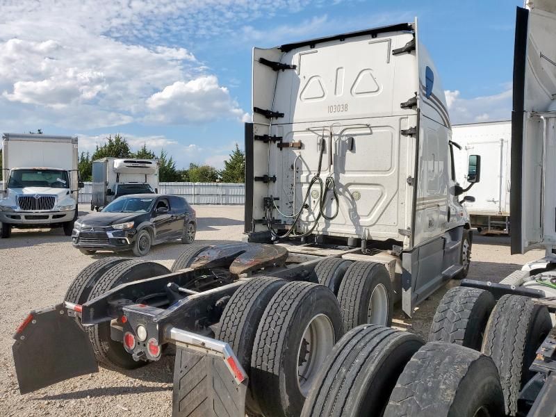 2018 Freightliner Cascadia 125 Semi Truck
