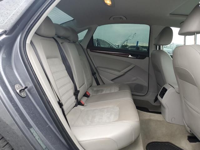 2013 Volkswagen Passat SEL