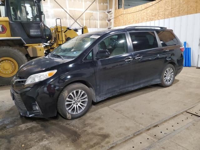 2018 Toyota Sienna XLE