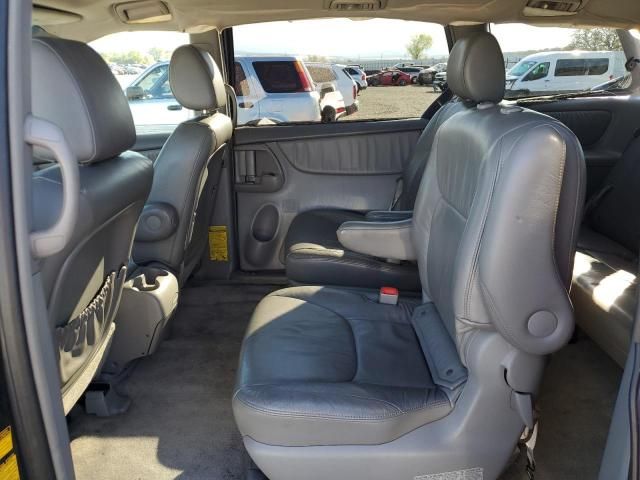 2010 Toyota Sienna XLE