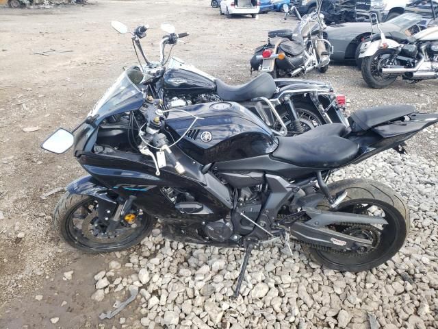 2022 Yamaha YZFR7