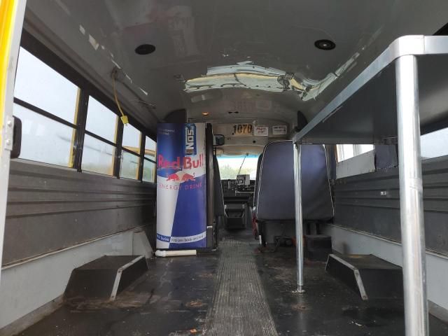 2006 GMC Savana Cutaway G3500