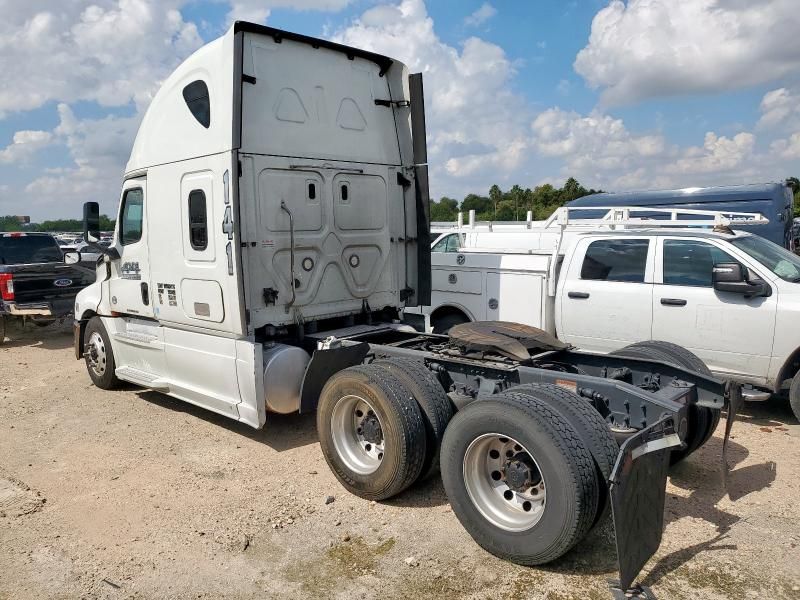 2020 Freightliner Cascadia 126 Semi Truck