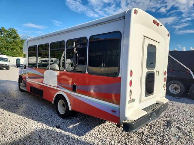 2019 Ford Econoline E450 Super Duty Cutaway Van