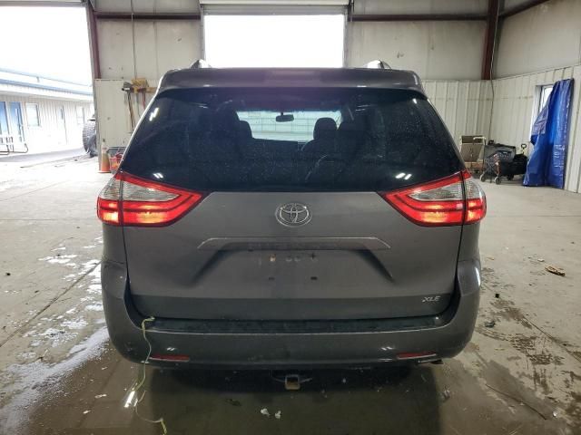 2017 Toyota Sienna XLE
