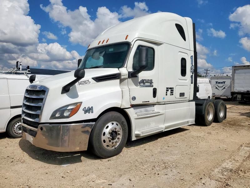 2020 Freightliner Cascadia 126 Semi Truck