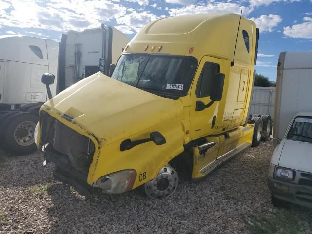 2010 Freightliner Cascadia Semi Truck