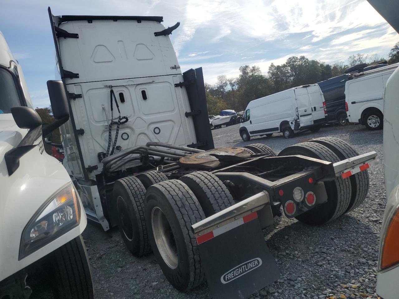 2023 Freigliner 2023 Freightliner Cascadia 126 Semi Truck