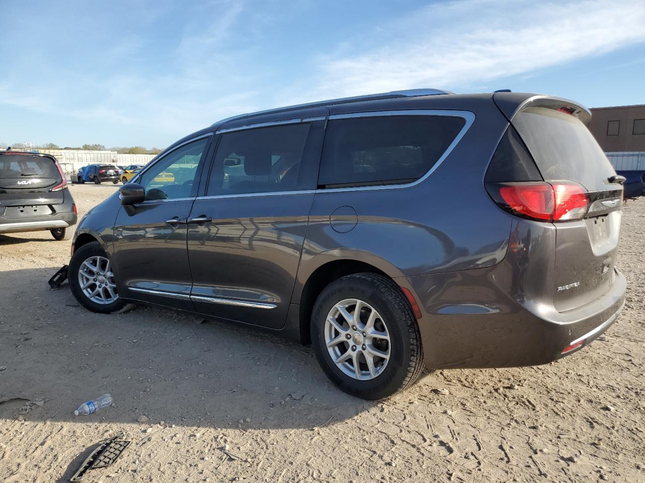 2020 Chrysler Pacifica Touring l