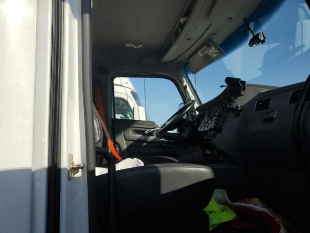 2017 Kenworth T680 Semi Truck