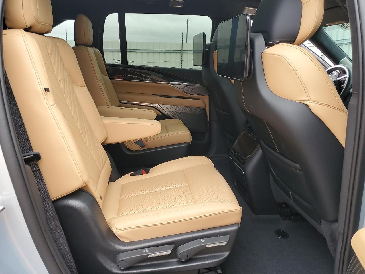 2025 Cadillac Escalade iq Sport-2