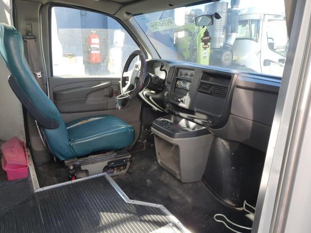 2004 Chevrolet Express G3500 Shuttle bus