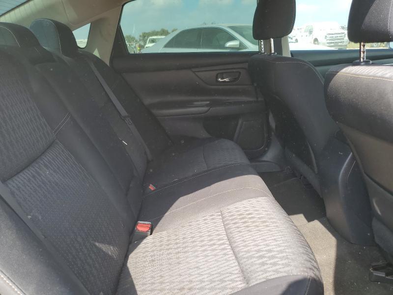 2017 Niss Altima 2.5 s