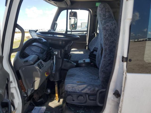 2005 Nissan UD2000 BOX Truck
