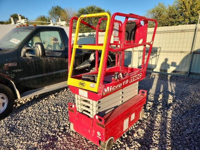 2022 MEC MICRO19 Vertical Lift