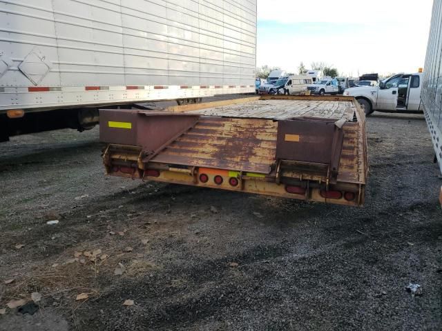 1999 Towmaster T-30-2 Equipment Trailer