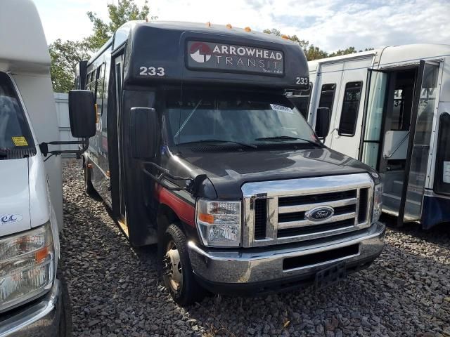 2019 Ford Econoline E450 Super Duty Cutaway Van