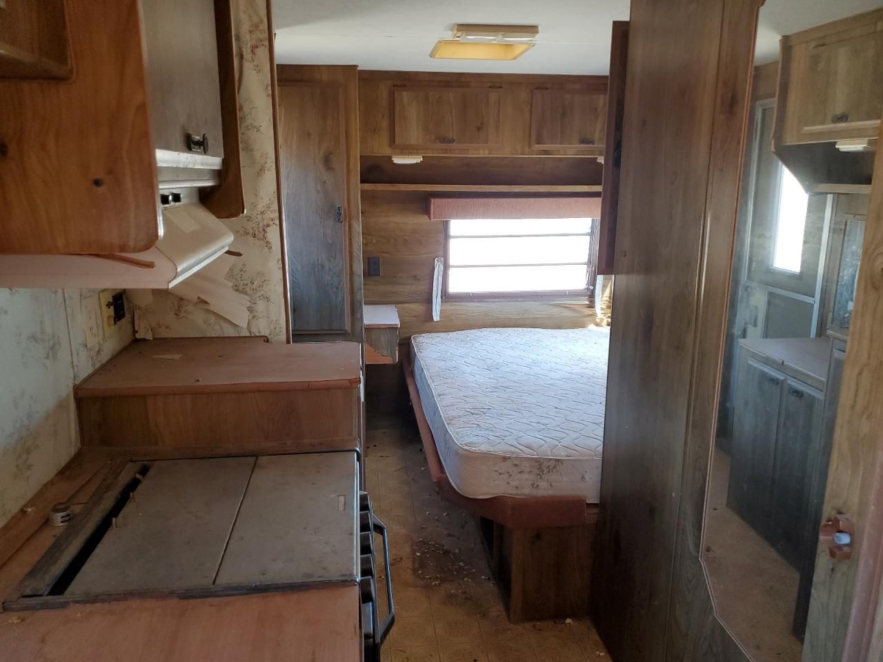 1985 Fleetwood Prowler