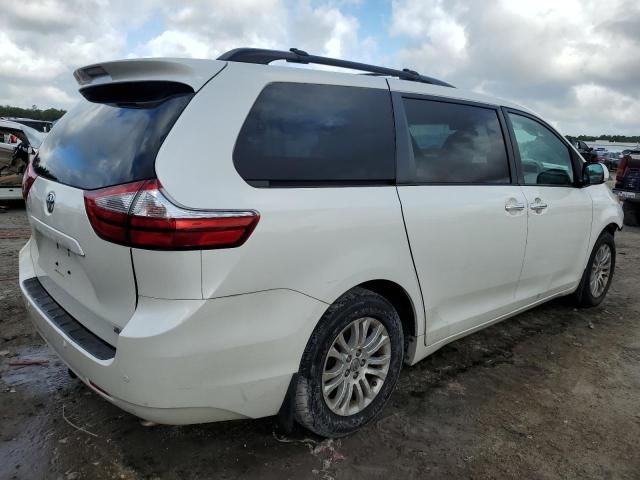 2017 Toyota Sienna XLE