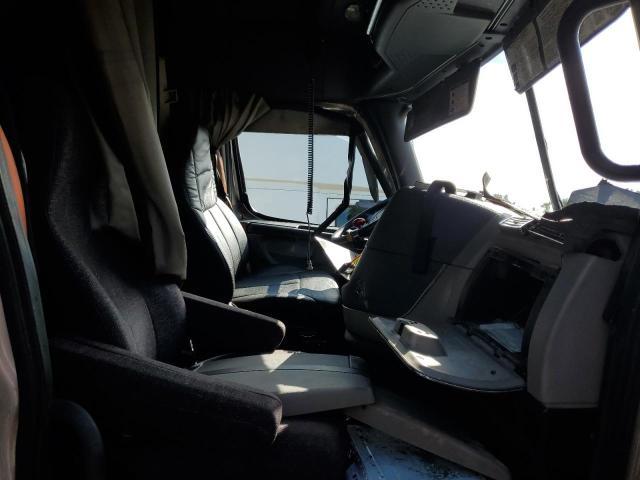 2015 Freigliner 2015 Freightliner Cascadia Semi Truck