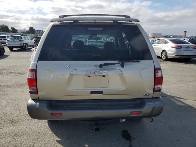 2000 Nissan Pathfinder LE