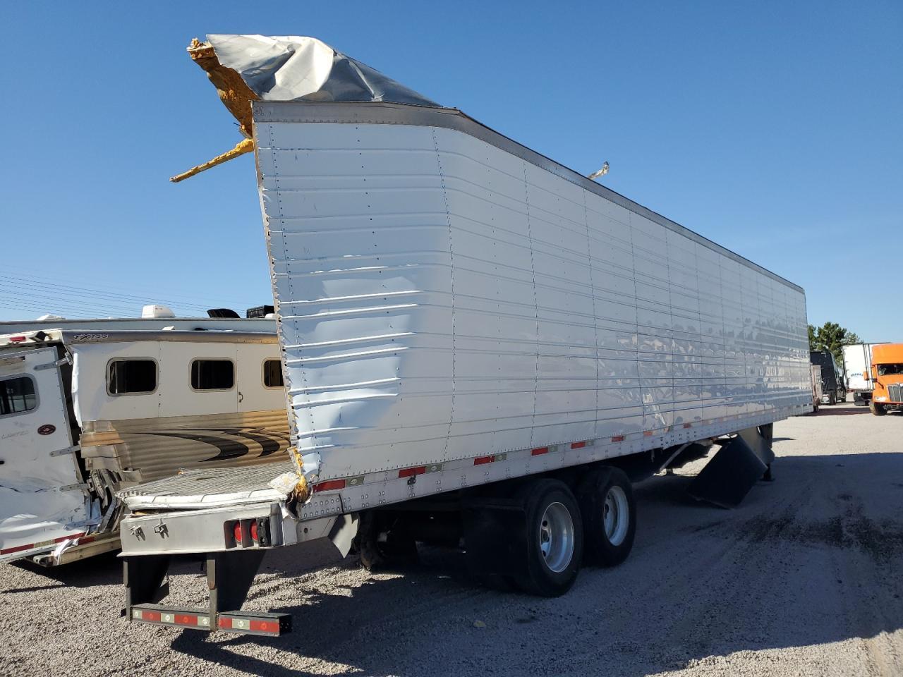 2014 Utility VS2RA Refrigerated Van Trailer