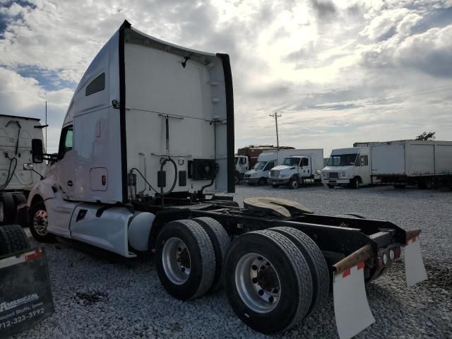 2020 Kenworth Construction T680