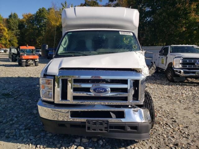 2025 Ford Econoline E350 Super Duty Cutaway Van