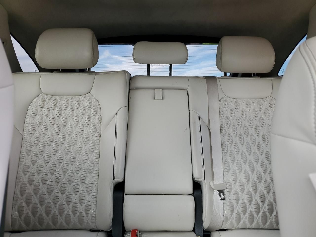 2022 Genesis Gv70 Base