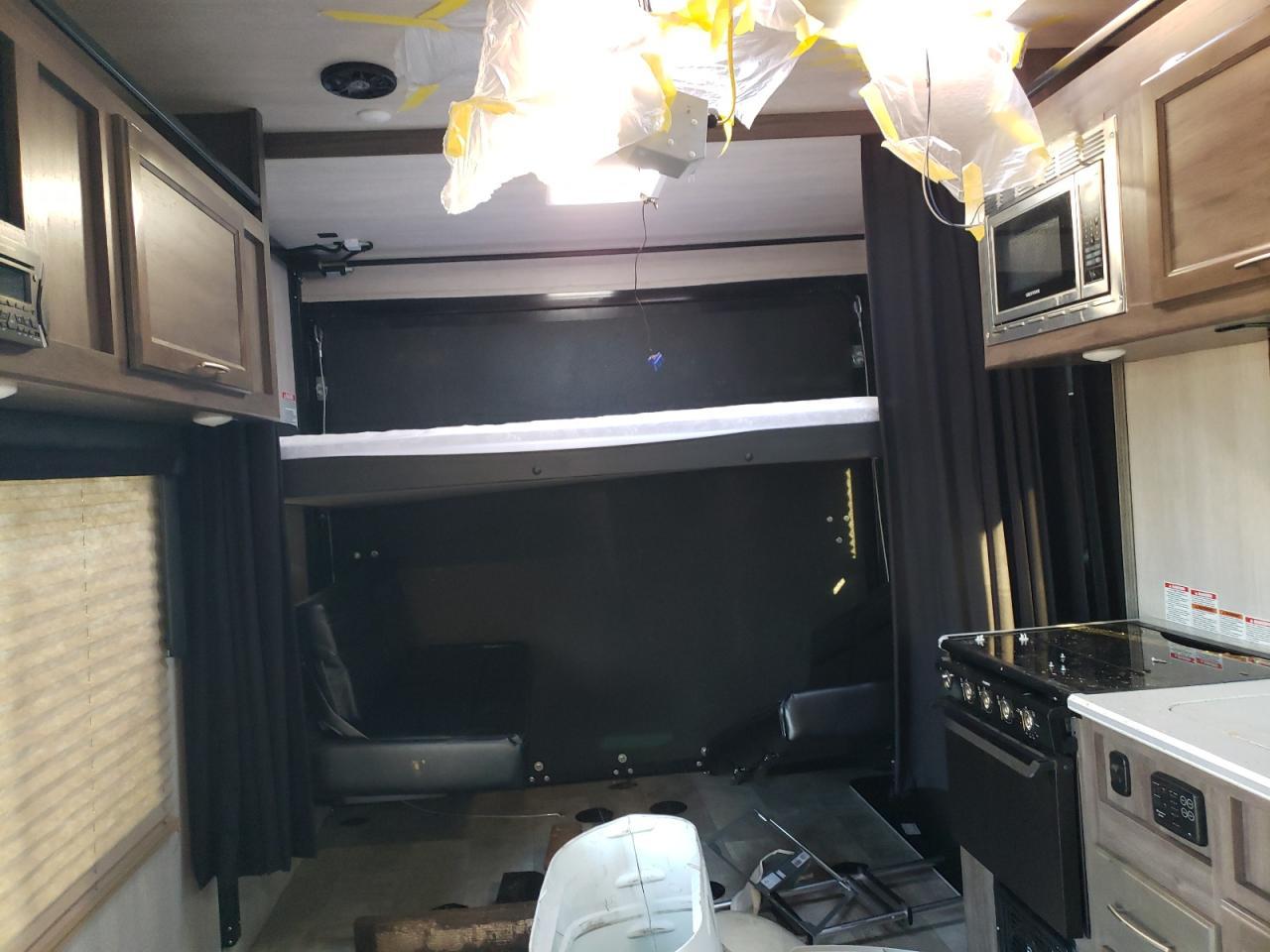 2021 Genie 2021 Genesis Transit Buses Supreme